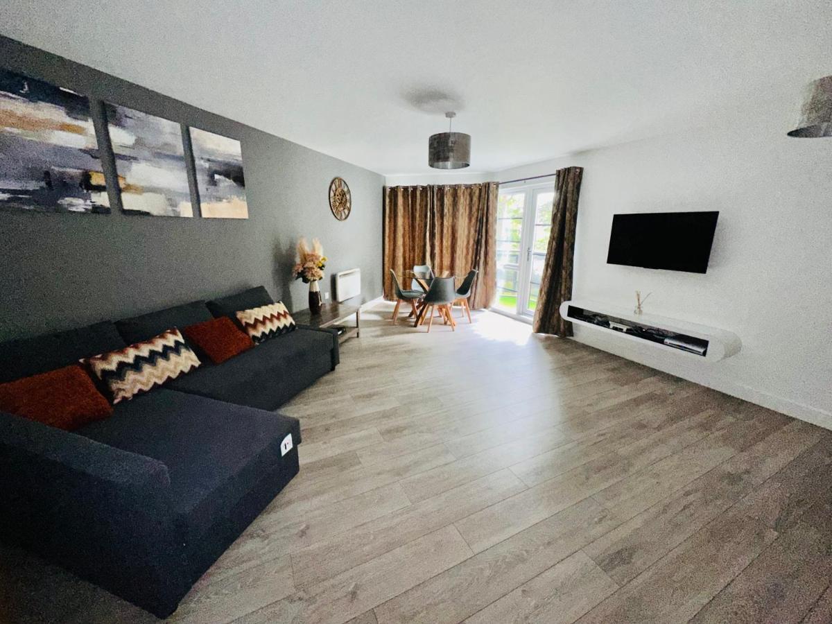Luxury Apartments - Wallis Square, Farnborough Farnborough  Esterno foto